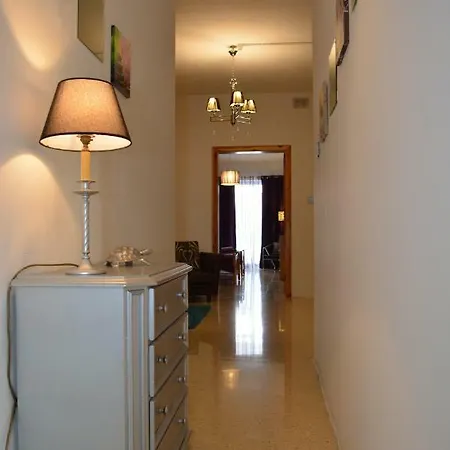 Helena Host Apartmán *